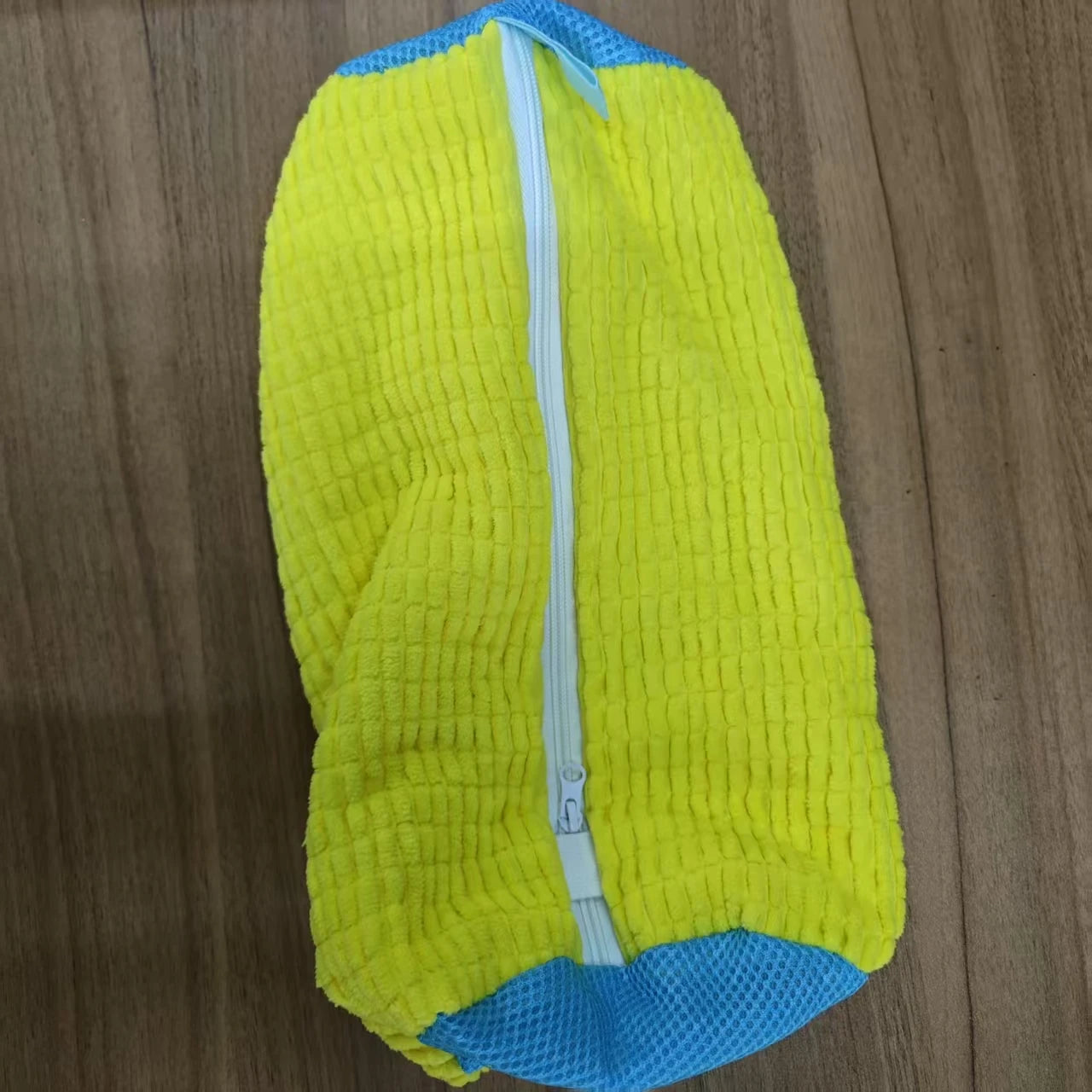Experience Effortless Shoe Care with Our Durable Yellow Shoe Washing Machine Bag Featuring a Blue Zipper - Perfect for Sneakers and Casual Shoes!
