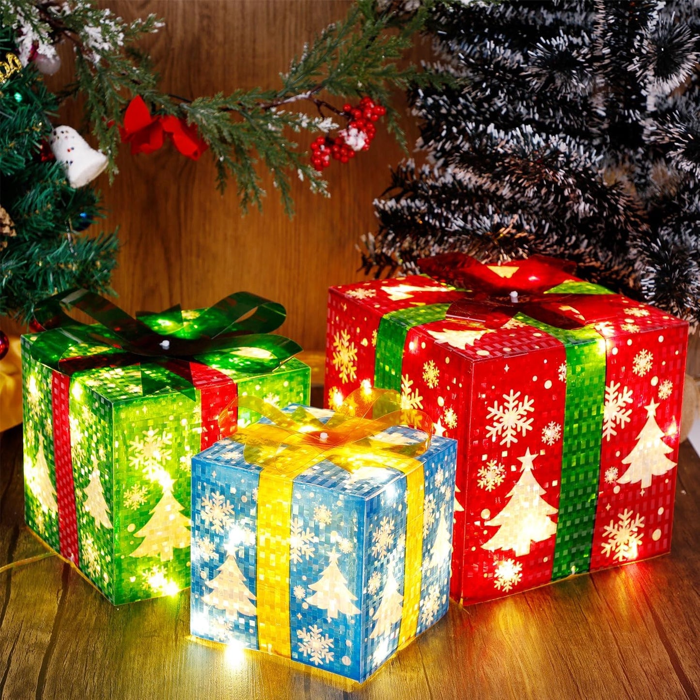 Transform Your Holiday Decor with Our Enchanting Set of 3 LED Lighted Snowflake Gift Boxes!